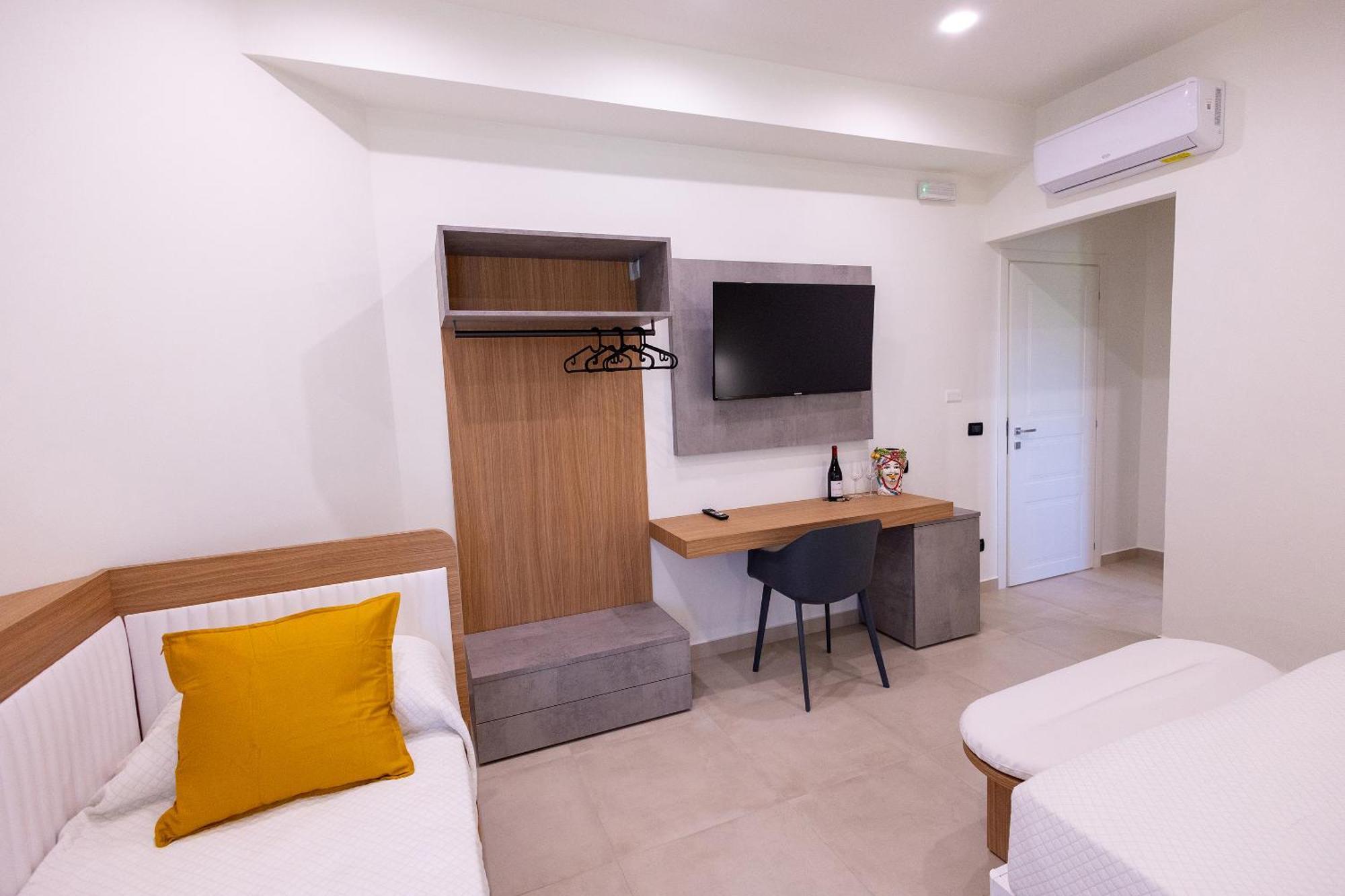 Villa Iris Giardini-Naxos Extérieur photo