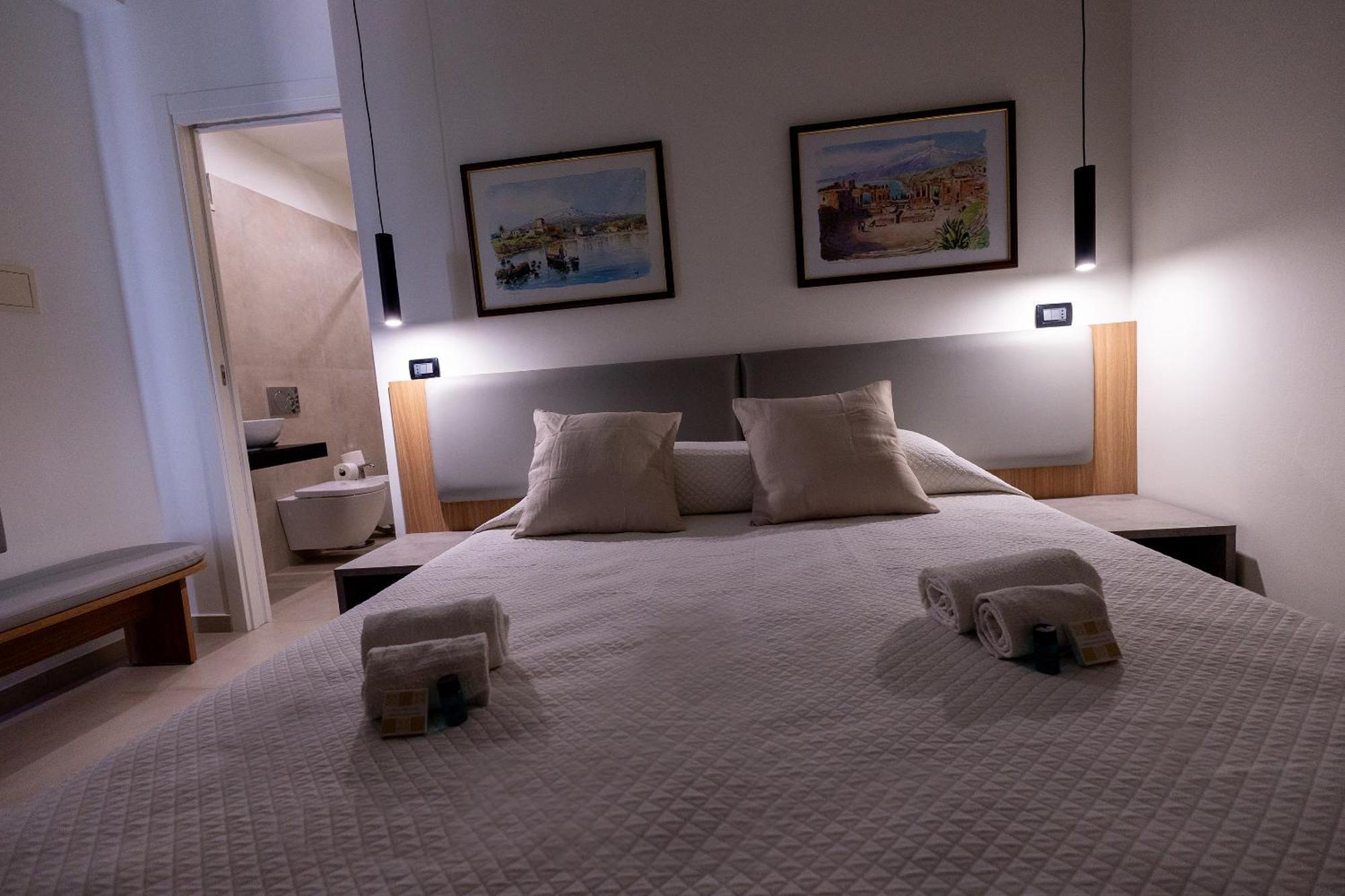 Villa Iris Giardini-Naxos Extérieur photo